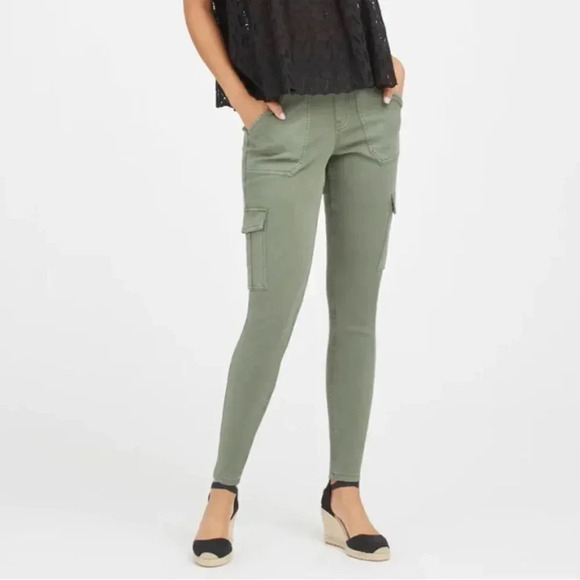 SPANX Stretch Twill Ankle Cargo Pant Soft sage NWT women’s size SP Shaping - Picture 2 of 15